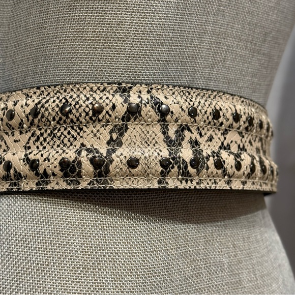 BCBGMaxAzria Black and cream snake print belt, Sz S - Picture 5 of 9